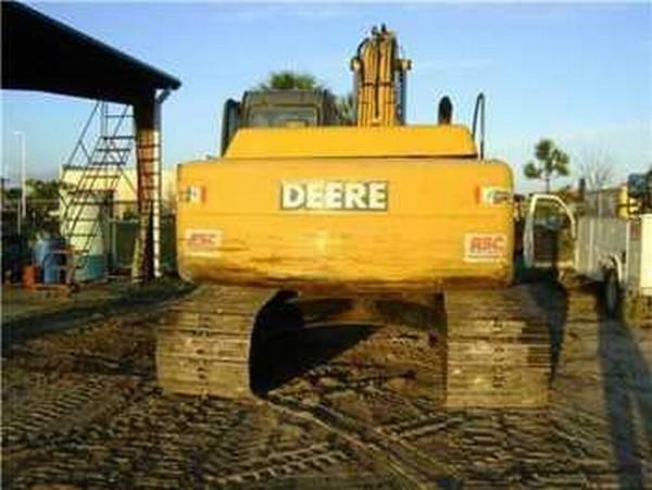 John Deere 200LC Excavator