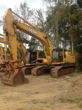 John Deere 450 CLC Excavator with 72 bucket