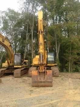 John Deere 450 CLC Excavator with 72 bucket