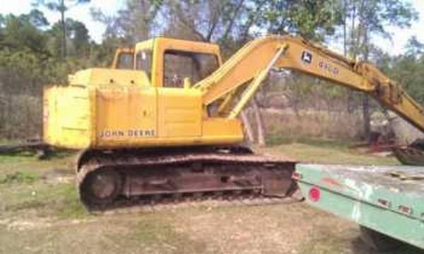 John Deere 490D Excavator