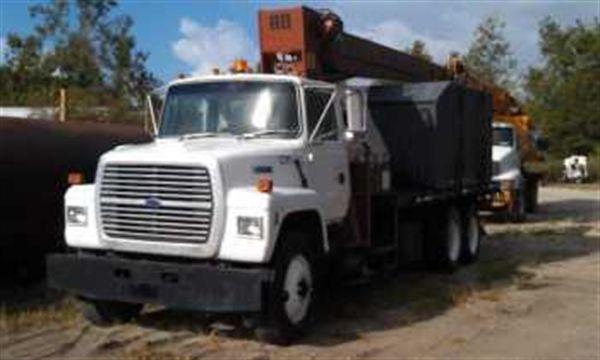 Ford LNT9000 Truck with RO TC150-2 15 Ton Cr