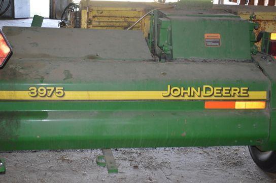 John Deere 3975