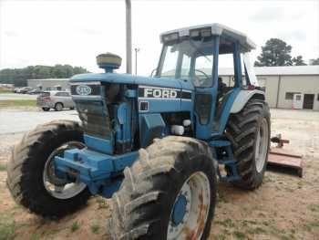 Ford New Holland 8210 FWD Tractor