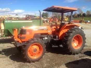 Kubota M8200 4WD Tractor with Canopy ROPS
