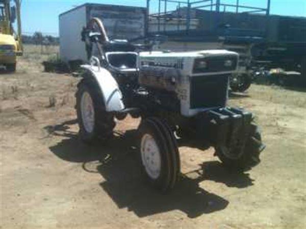 Bolens TX1500F (G174) Tractor W/Attachments