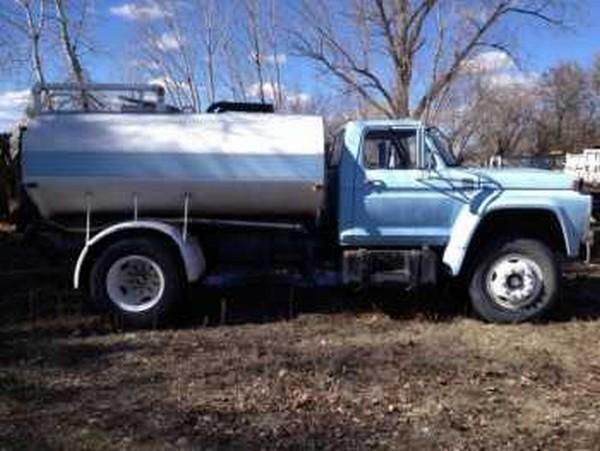 Ford F800 Water Truck