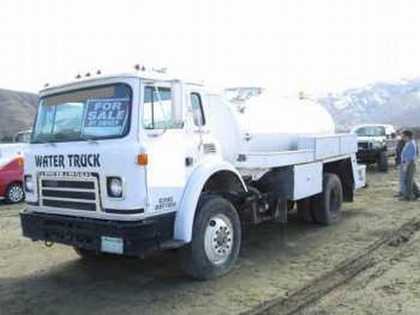 International CARGOSTAR Water Truck