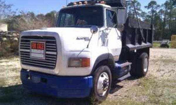 Ford Aeromax L8000 Dump Truck