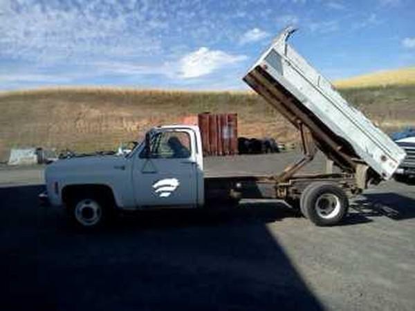 GMC 3500 Dump Truck