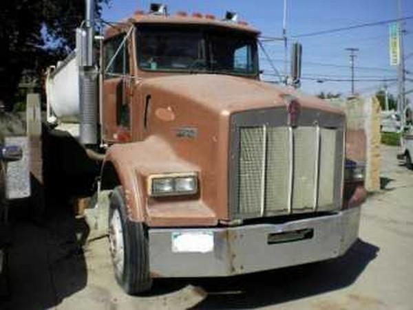 Kenworth T800 Dump Truck and Transfer Set
