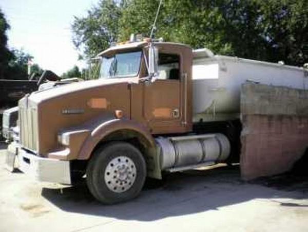 Kenworth T800 Dump Truck and Transfer Set