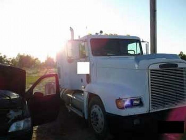 Freightliner FLD-12042ST with 48 inch sleeper